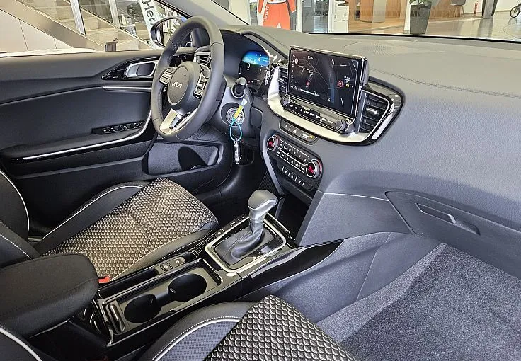 Zunanja slika - KIA XCeed - 1.6 T-GDi EX WAY ISG.7DCT 110.3 kW. VEČ BARV - 9
