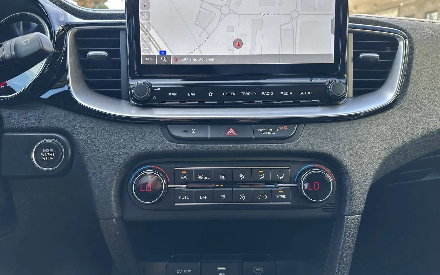 Notranja slika - KIA Ceed - 1.5 T-GDI EX Vision ISG - 18