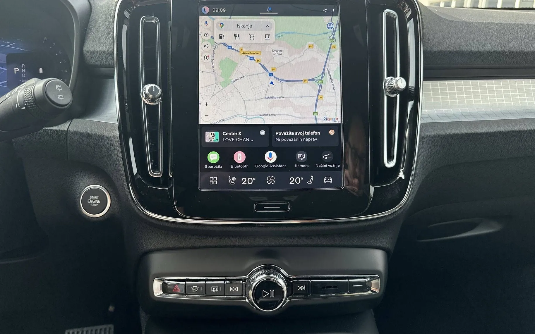 Notranja slika - Volvo XC40 - B3 P Core Avt. - 16