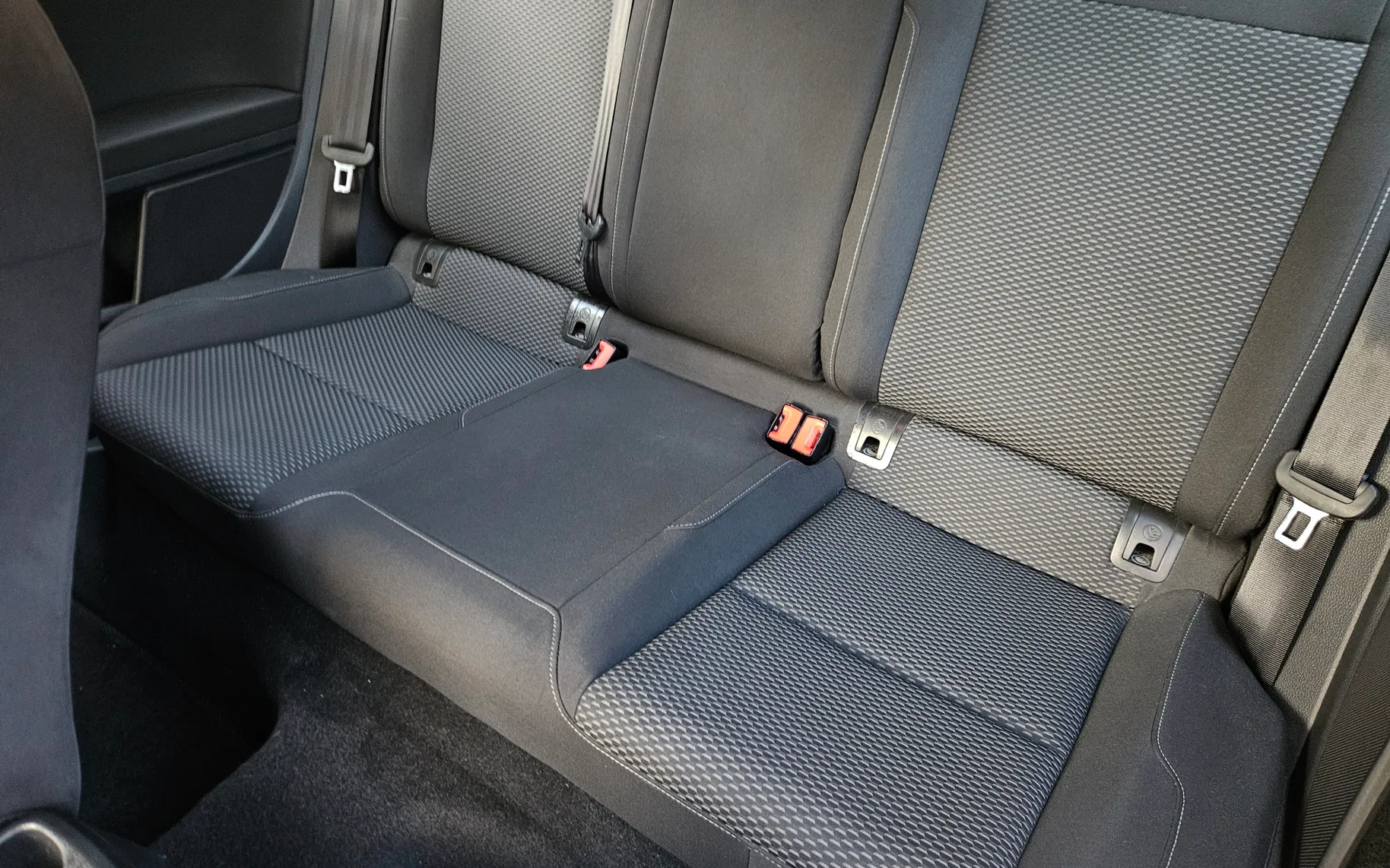 Notranja slika - Volkswagen Golf - 1,0 TSI BMT Comfortline - 10