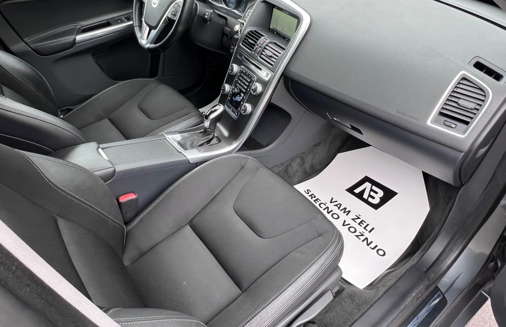 Zunanja slika - Volvo XC60 - 2.4 AWD D4+XENON+NAVI+KLJUKA... - 15