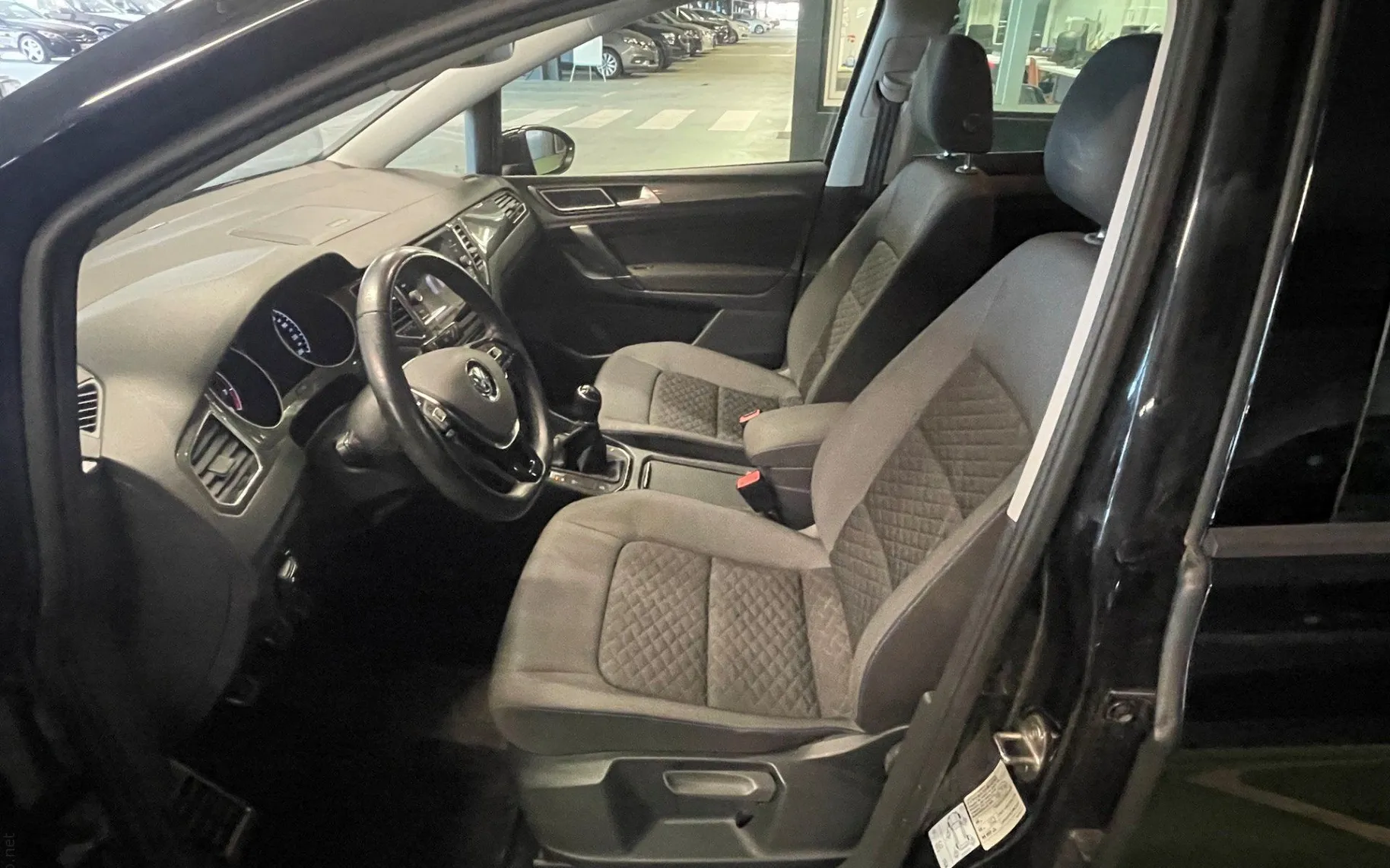 Zunanja slika - Volkswagen Golf - 1.5 TSI ACT Comfortline NAVI.2XPDC.OGR.SEDEŽ - 16