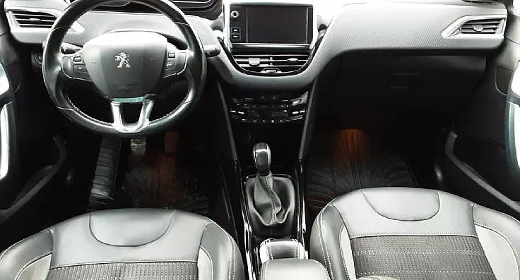 Zunanja slika - Peugeot 2008 - 1.2 PureTech S S ALLURE 81Kw - 5