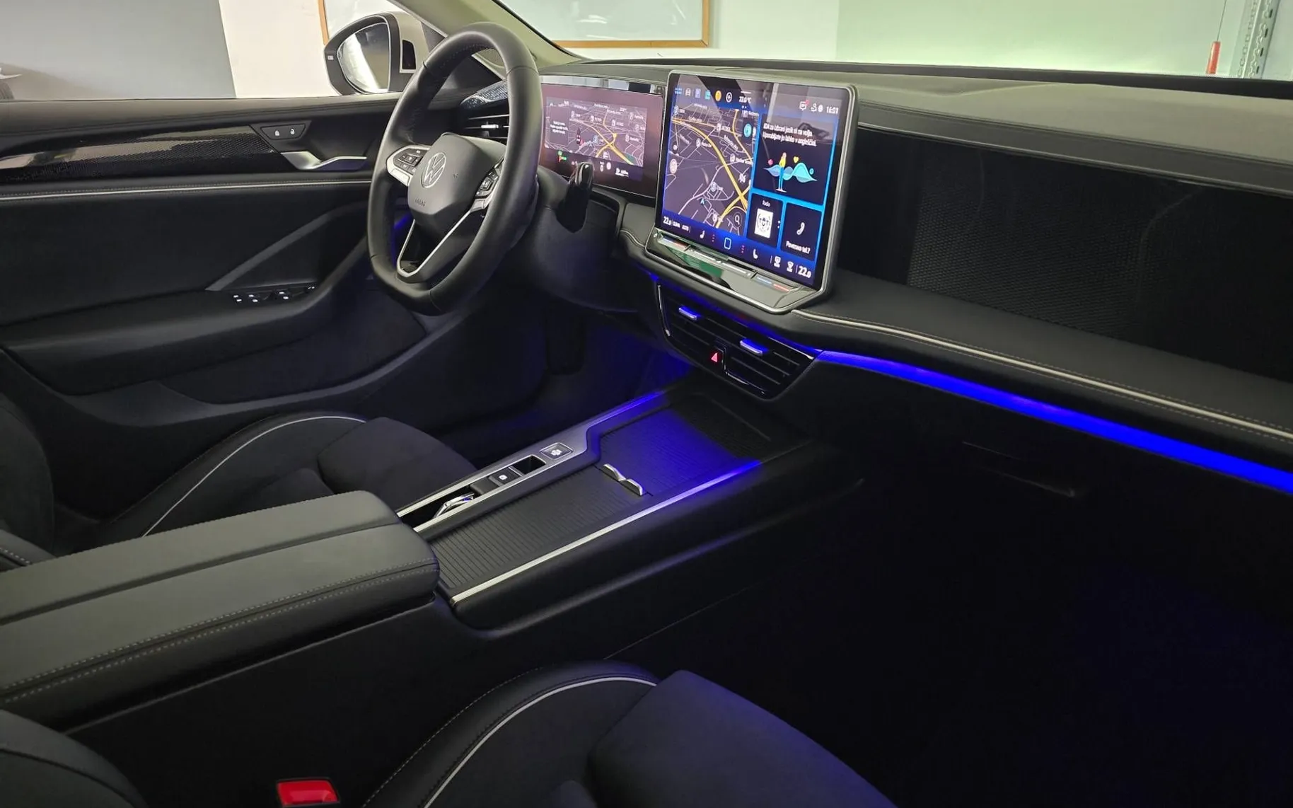 Notranja slika - Volkswagen Passat Variant - 1.5 eTSI BMT Business DSG- LED.360kam.memory.asist - 10
