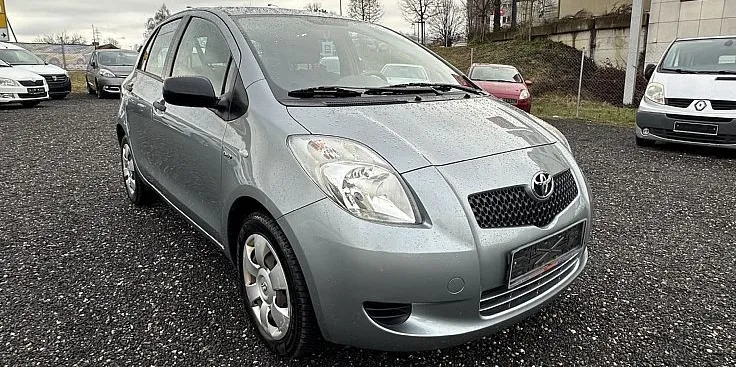 Zunanja slika - Toyota Yaris - 5V 1.4 D4-D Terra+ - 1