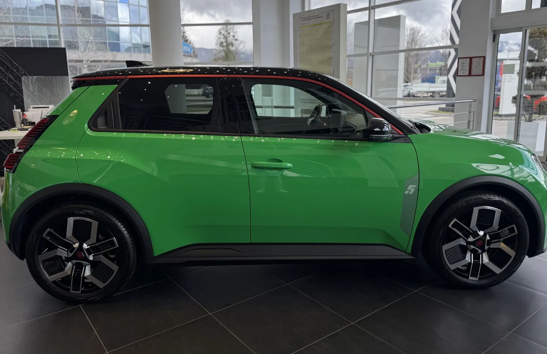 Zunanja slika - Renault 5 E-tech - techno EV52 110kW - 5