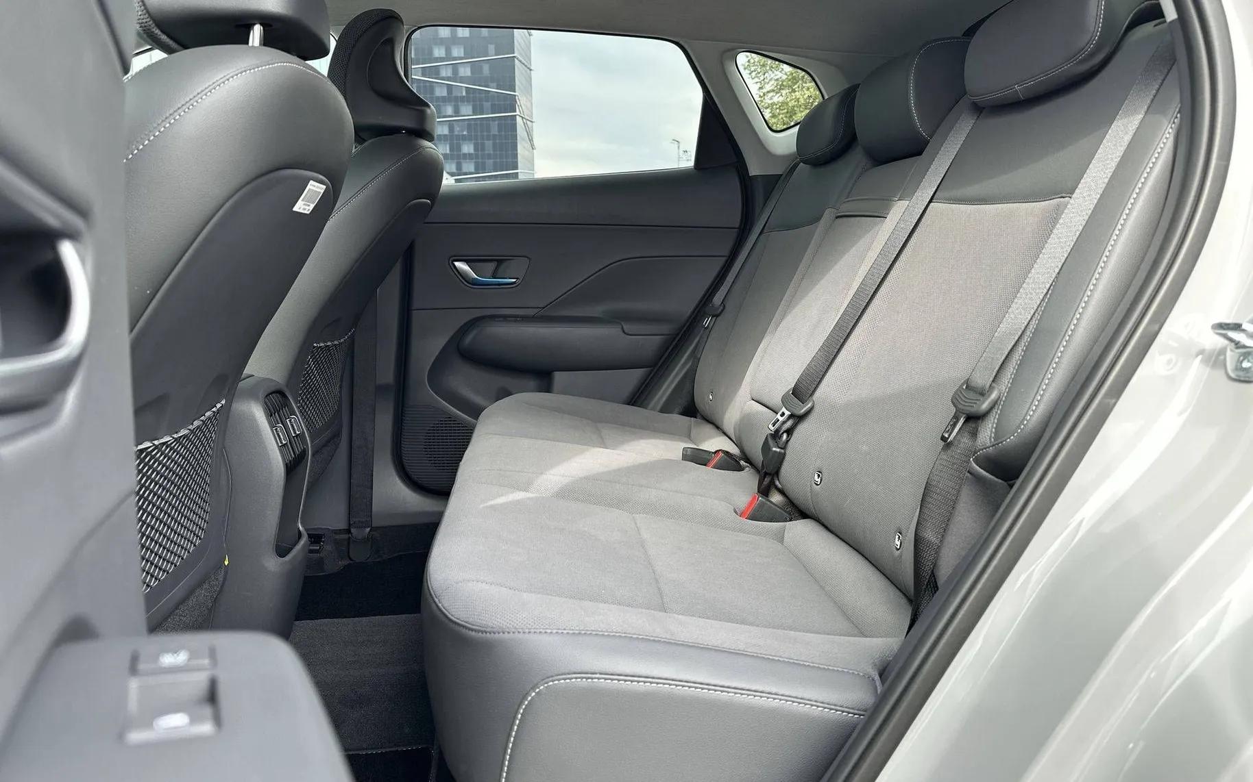Notranja slika - Hyundai Kona - 1.6 GDI Hybrid Impression DCT - 11