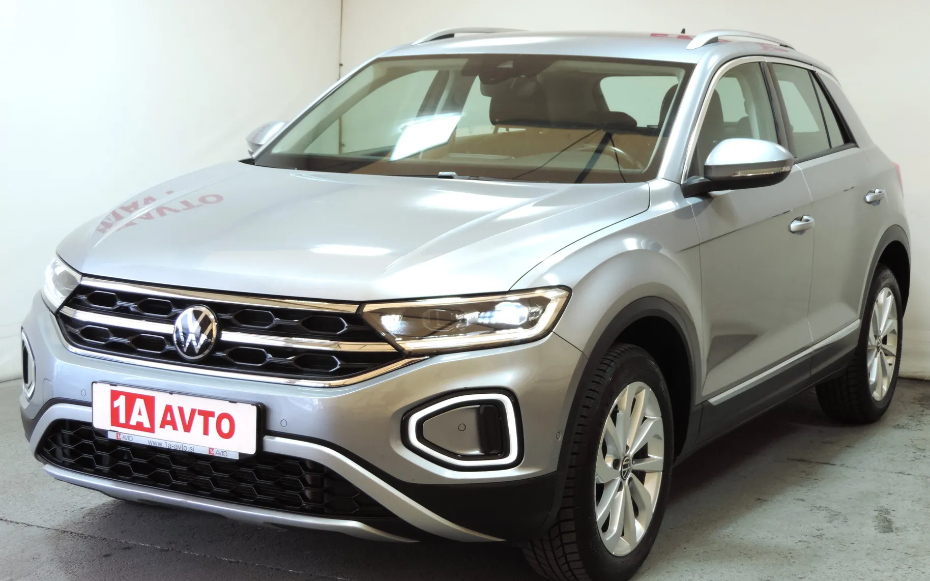 Zunanja slika - Volkswagen T-Roc - 1.5 TSI BMT Style DSG ACC-LED-KAMERA - 1