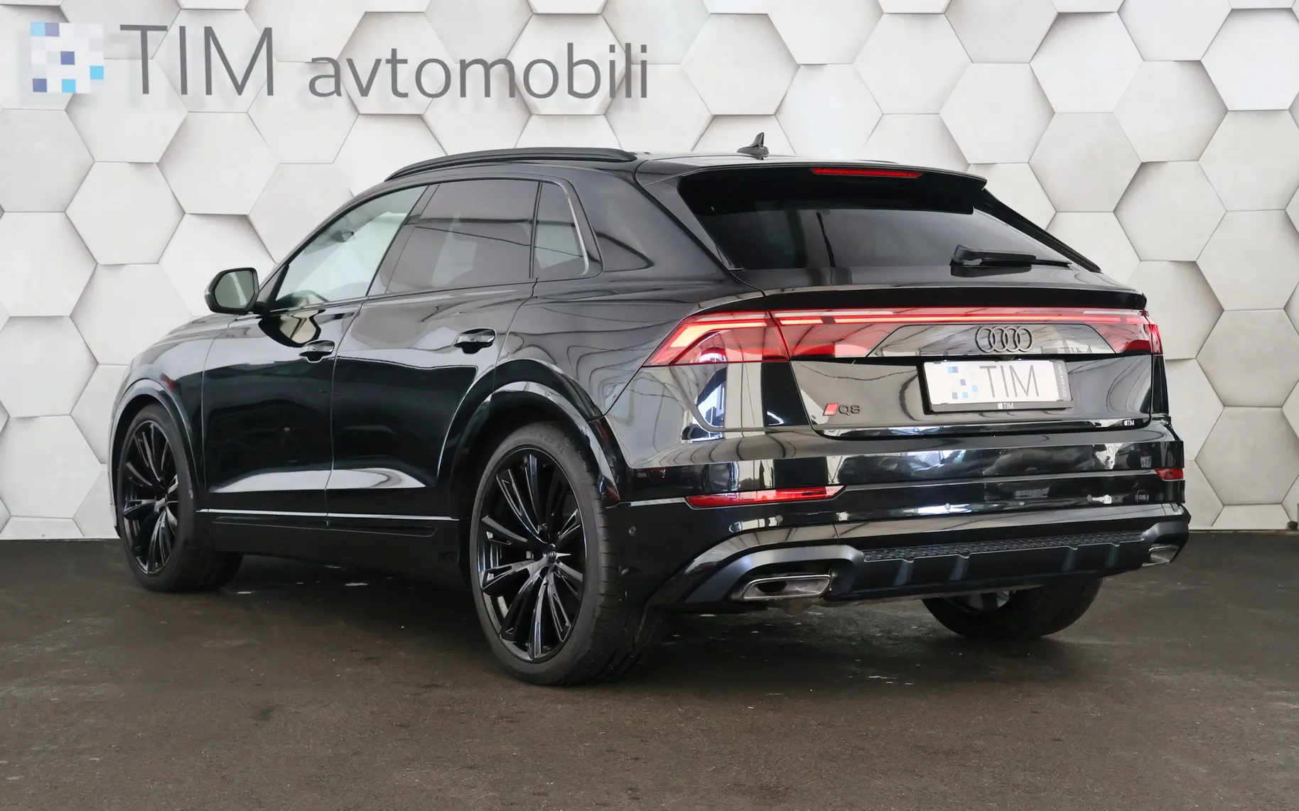 Zunanja slika - Audi Q8 - 50TDI Quattro Tiptronic S-Line - 4