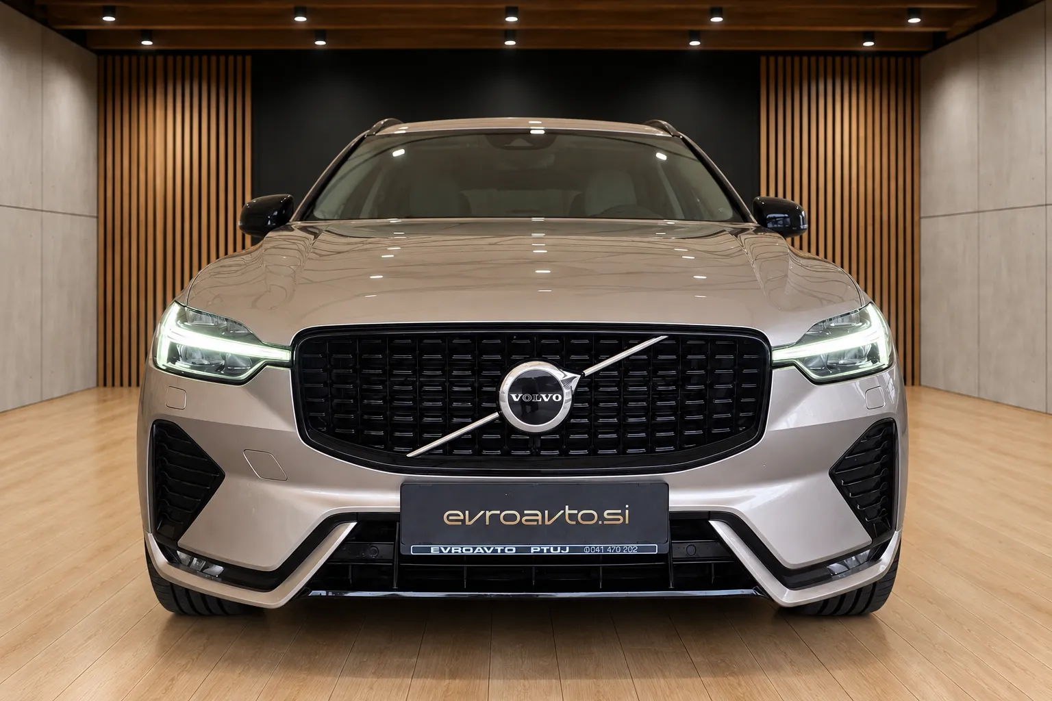 Zunanja slika - Volvo XC60 - B4D AWD Plus Dark Avt.1. lastnik. SLO poreklo - 2