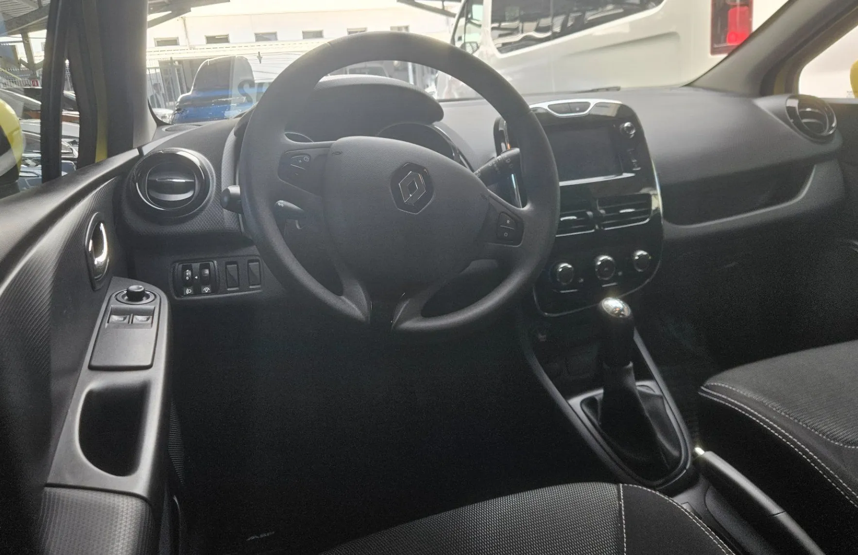 Zunanja slika - Renault Clio - 1.2 16V Expression - 7