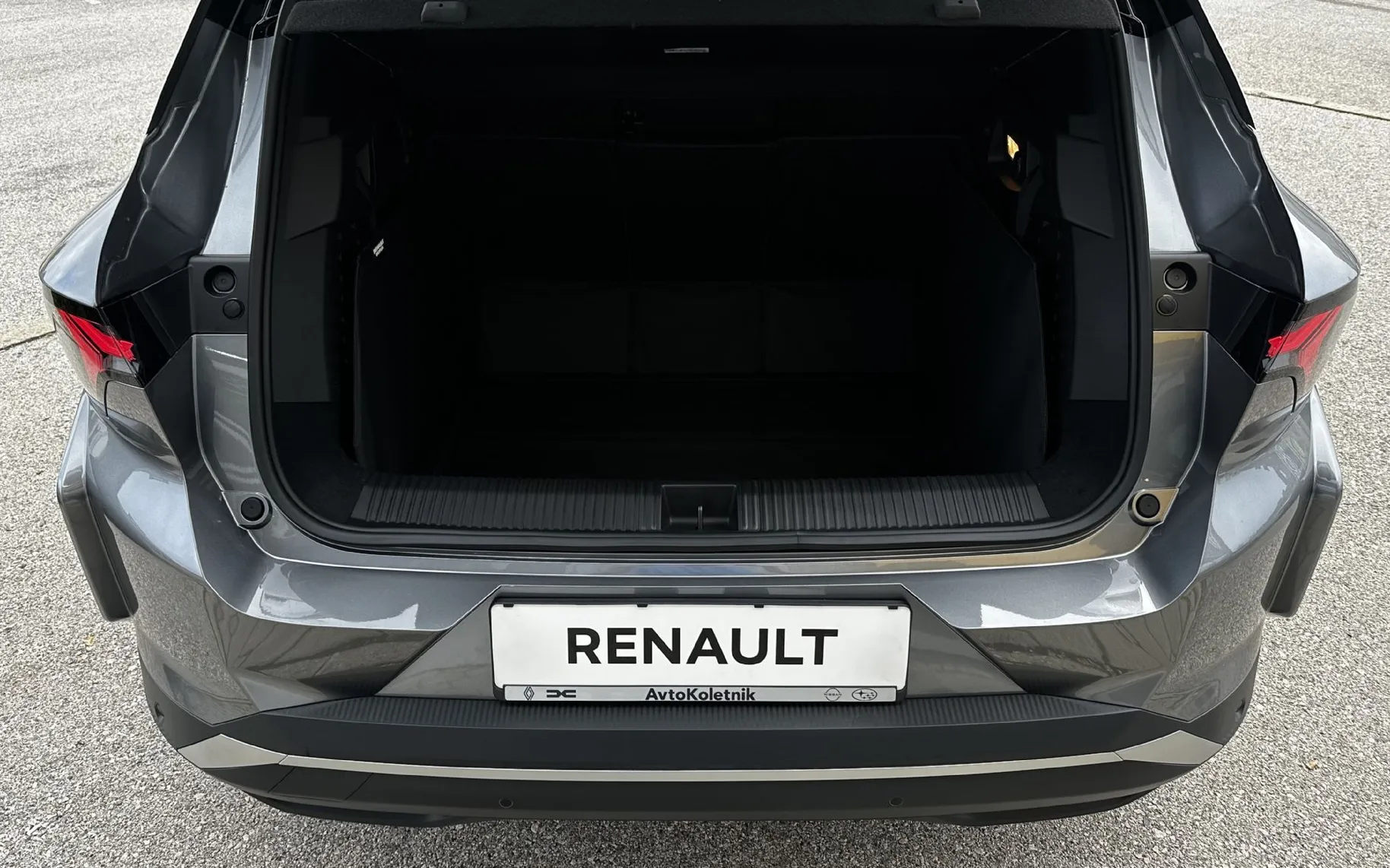Zunanja slika - Renault Scénic - Scenic Techno E-Tech Electric 170 Comfort range - 6
