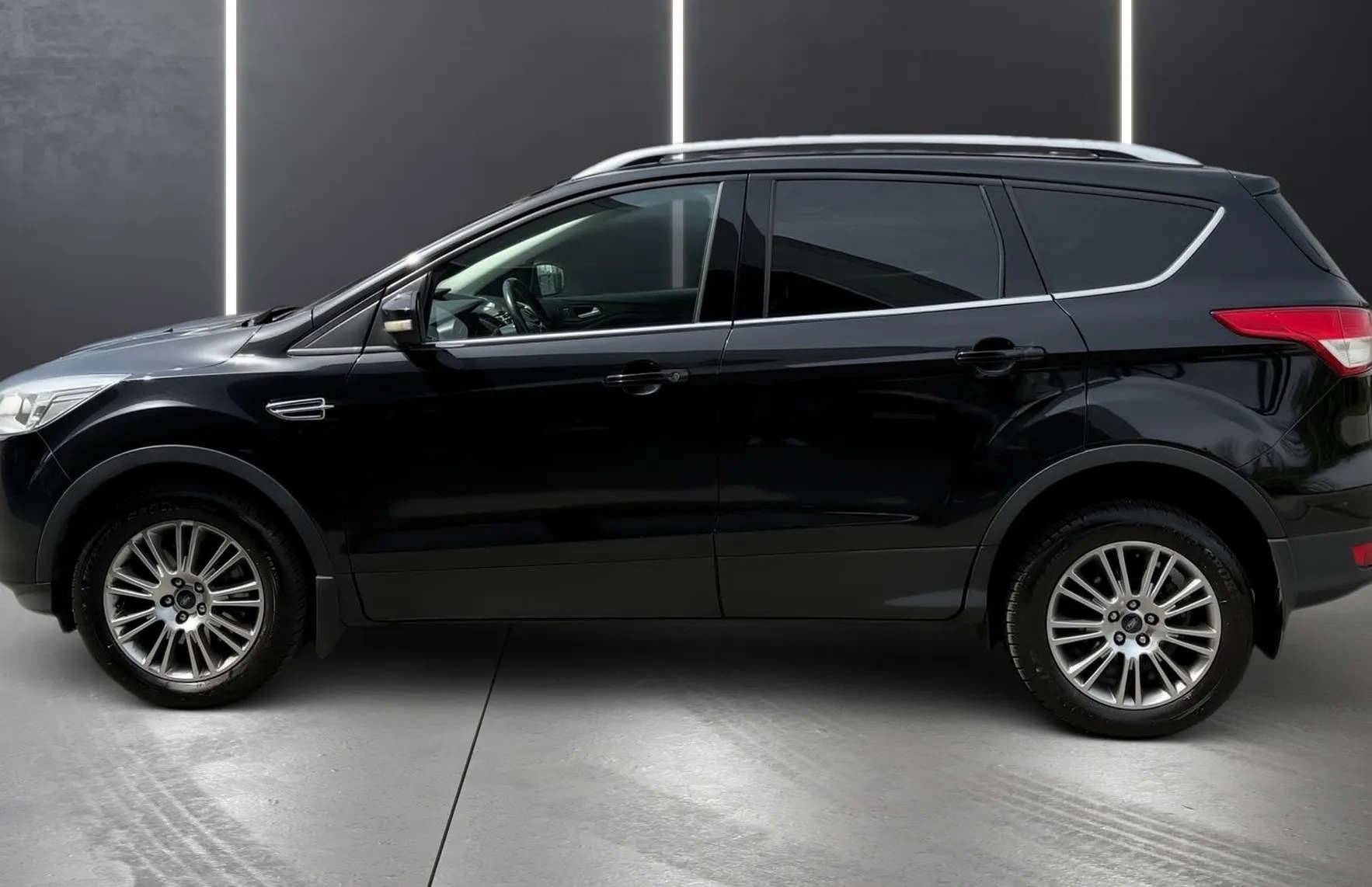 Zunanja slika - Ford Kuga - 2.0 TDCi TITANIUM SLOVENSKI 1.LASTNIK - 3