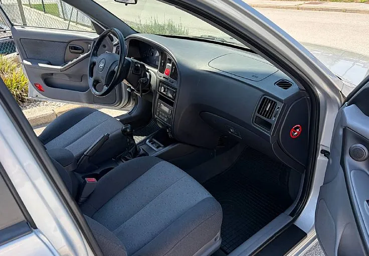 Zunanja slika - Hyundai Elantra - 2.0 CVVT GLS Top-K LEPO OHRANJENO VOZILO - 10