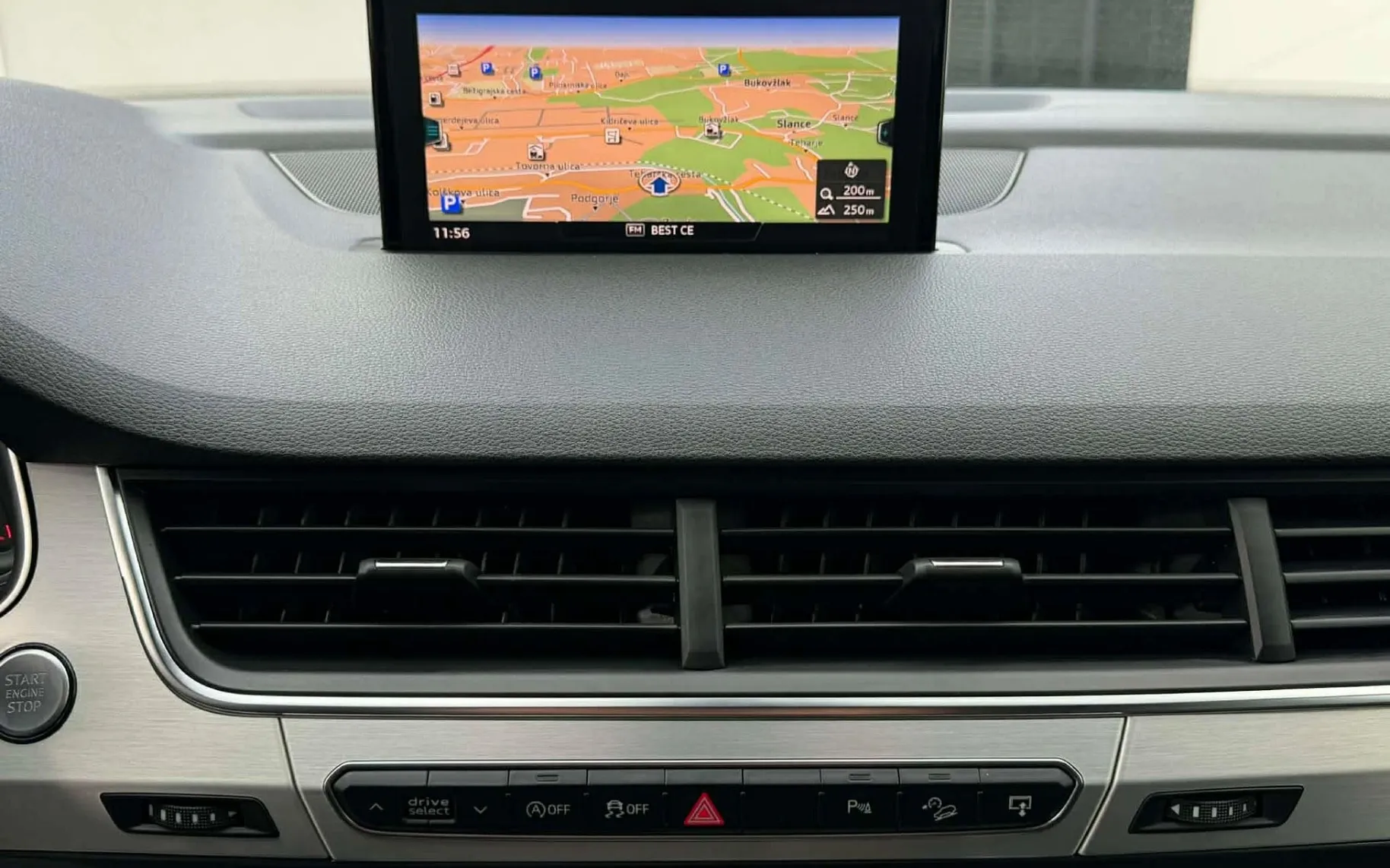Notranja slika - Audi Q7 - 3.0 TDI-Q-3X S LINE-MATRIX-ZRAČNO-LIZING ZA TUJC - 10