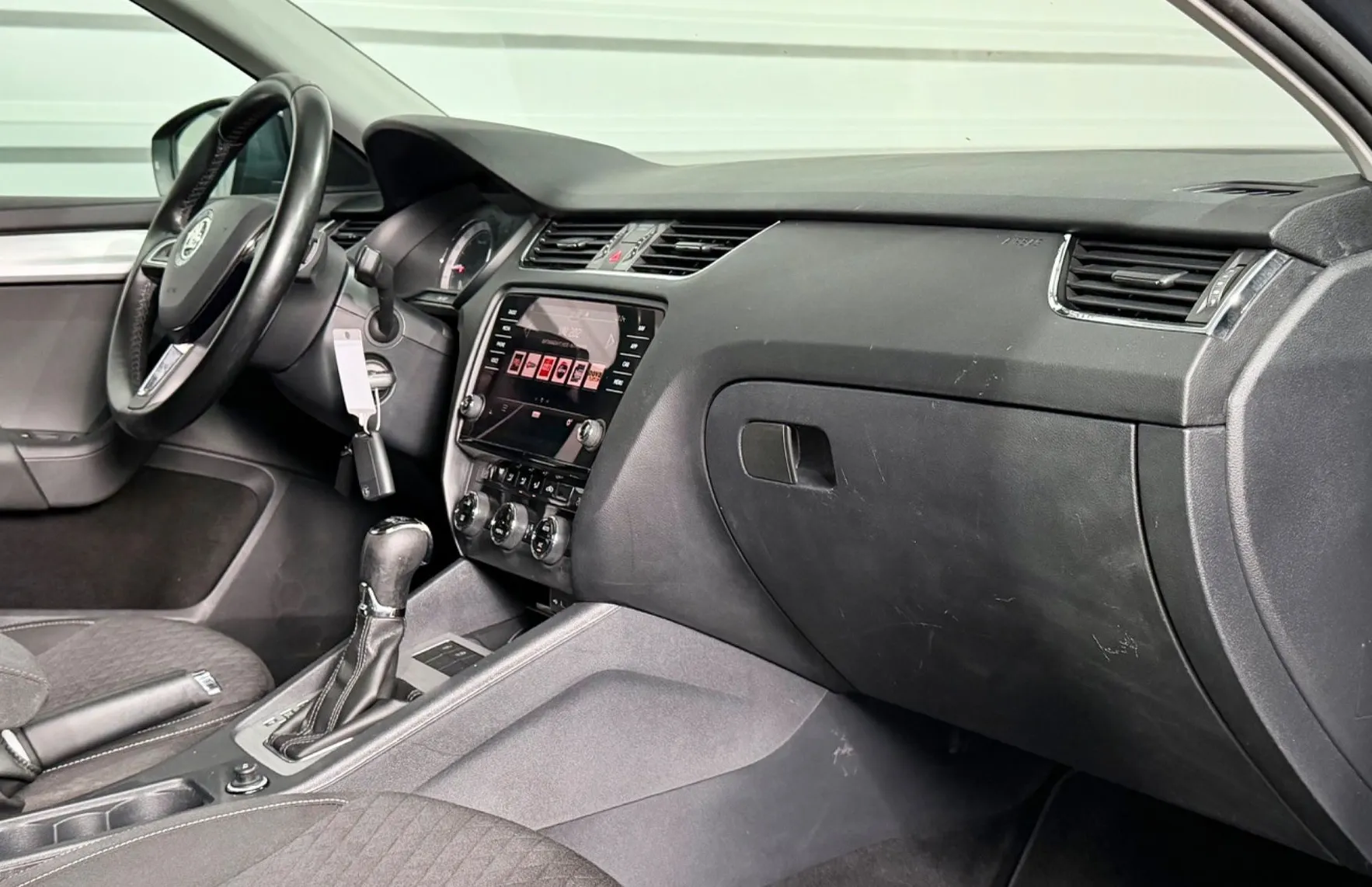 Zunanja slika - Škoda Octavia - 2.0 TDI - 110KW - DSG - PDC - NAVI ... - 11