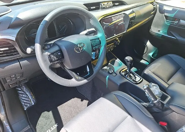 Zunanja slika - Toyota Hilux - MY25 2.8 D-4D HYBRID 48V DC A T6 INVINCIBLE - 9