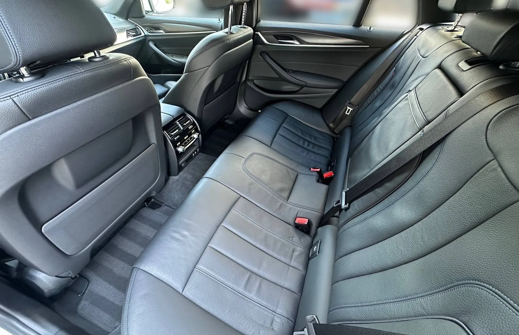 Zunanja slika - BMW Serija 5 - Touring: 540d xDrive M-PAKET LASER ACC KAM HUD NAVI KLJU - 18