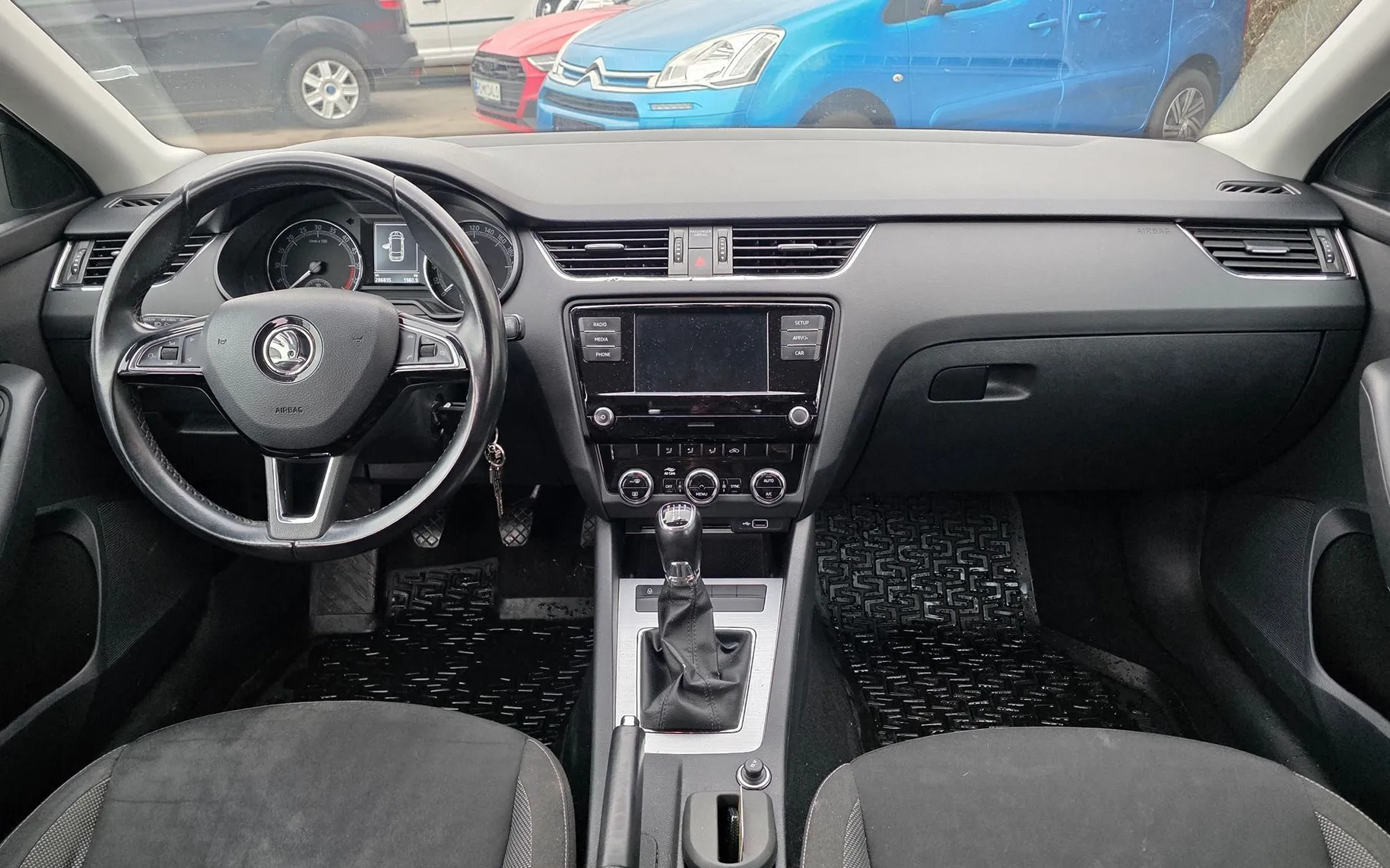Zunanja slika - Škoda Octavia - 1.6 TDI STYLE ALU PLATIŠČA-MF-ZALSON-SLOVENSKA - 9
