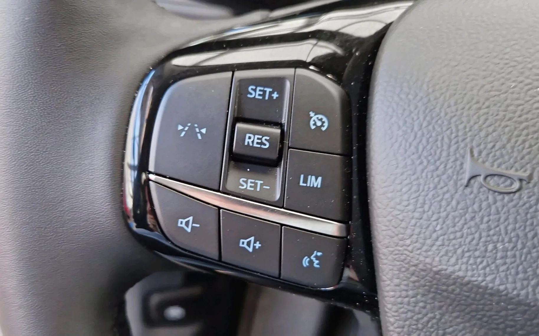 Zunanja slika - Ford Kuga - 2.5 Duratec FHEV Titanium CVT-SLO-LED-NAVI-KAMERA - 17