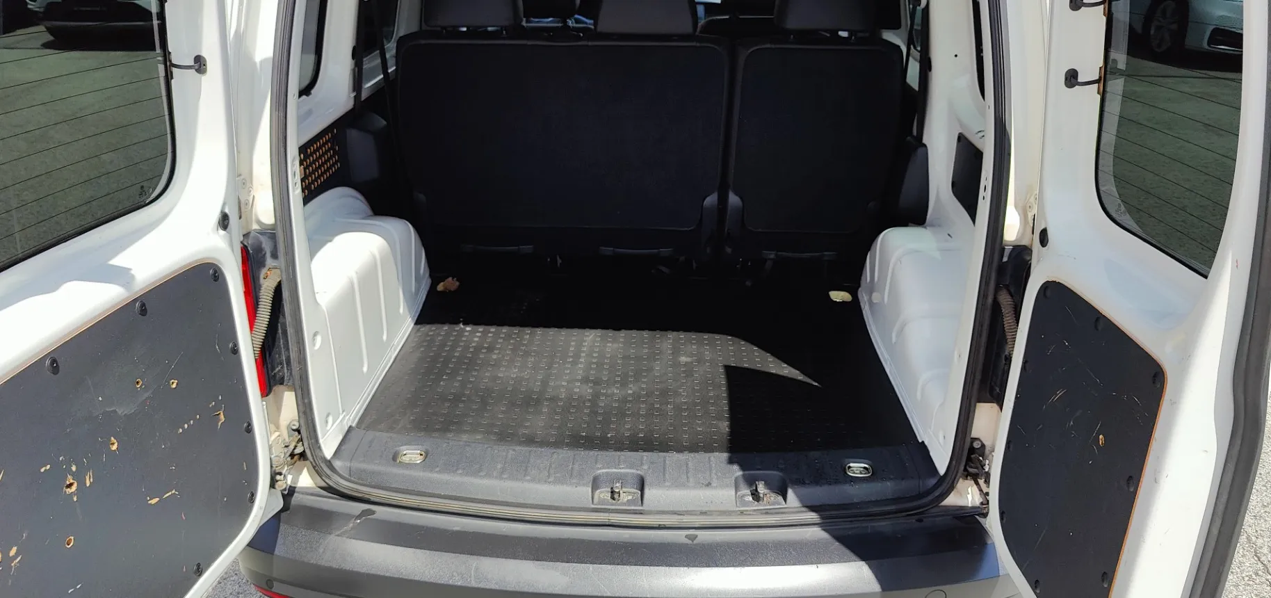 Zunanja slika - VW Caddy - 2.0 TDI DSG 75kW N1 tovorno DDV PDC USNJE BT - 17