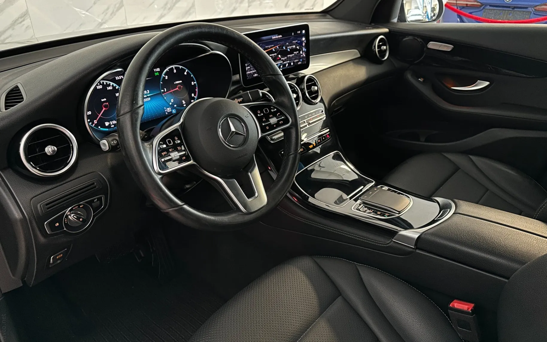 Notranja slika - Mercedes-Benz GLC coupe - 220d|4Matic|AMG Line|Kamera|Kljuka|SLO|1.Lastnik|. - 10