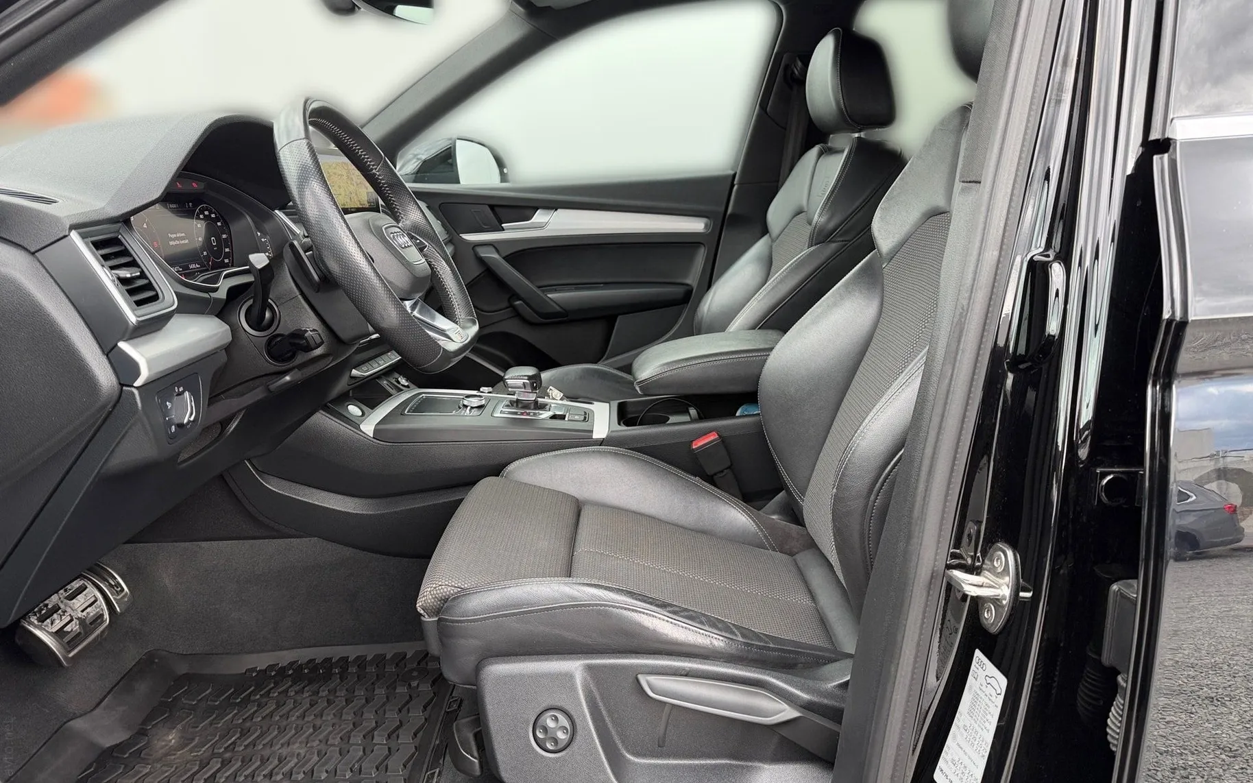 Notranja slika - Audi Q5 - Quattro 40 TDI S-Line S tronic-LED-PDC-Kamera-Na.. - 7