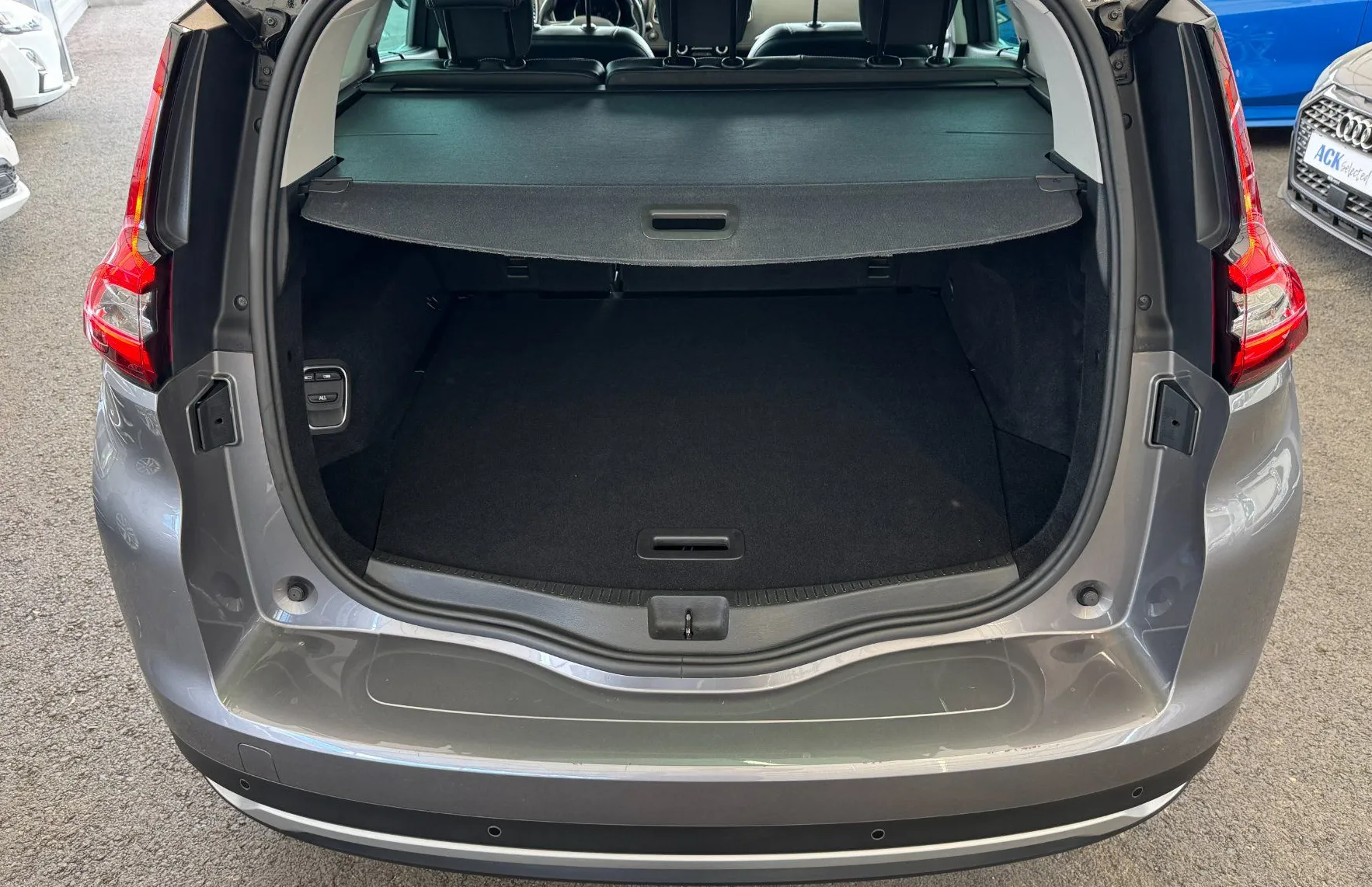 Zunanja slika - Renault Scénic - Grand Scenic TCe 140 Techno SLO 1.Lastnik - 12