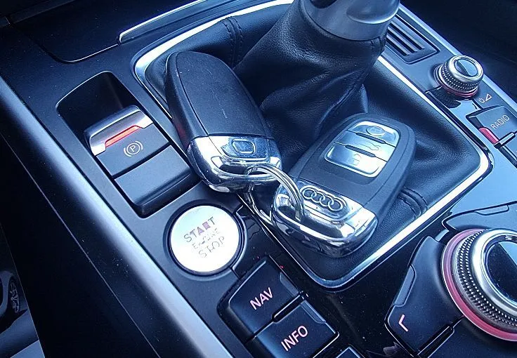 Zunanja slika - Audi A4 - Avant 2.0 TDI+VELIKI SERVIS-NAVI-GR.SEDEŽEV-START-STOP- - 11