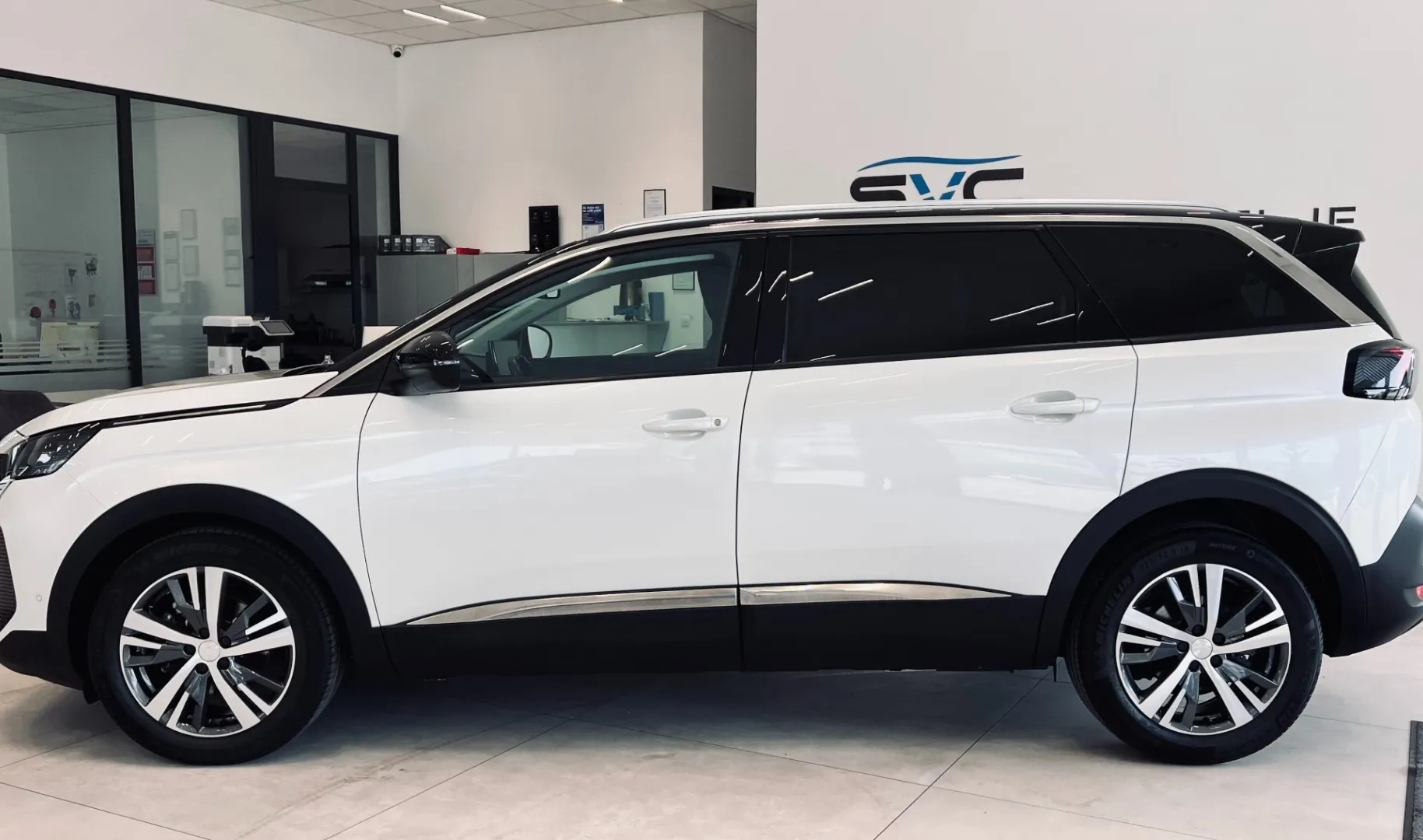 Zunanja slika - Peugeot 5008 - 3008 1,2 PureTech 130 S&S ALLURE Avt. - 3