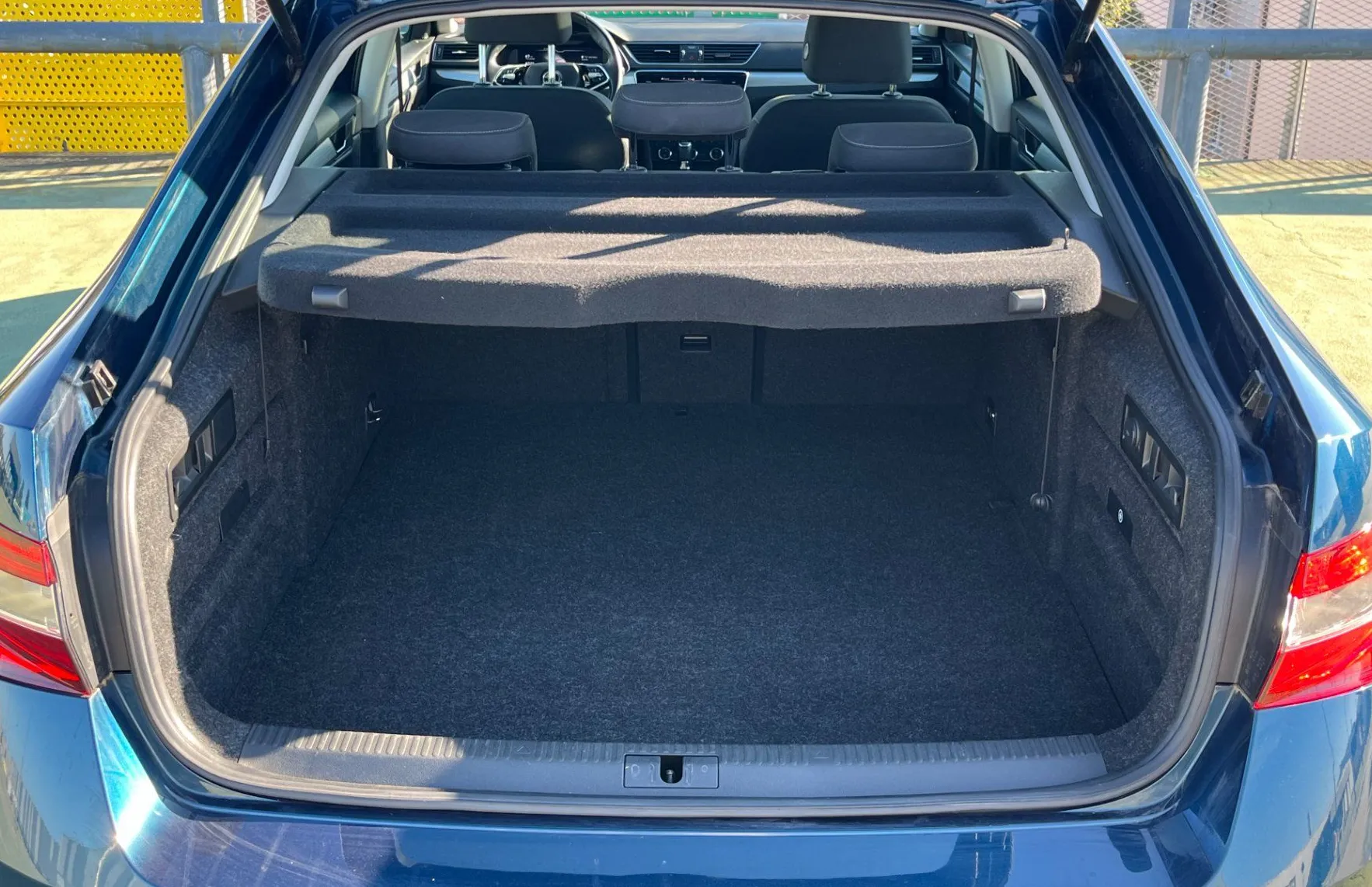 Zunanja slika - Škoda Superb - iV 1.4 TSI Ambition DSG. PANORAMA. LED.NAVI.2X PDC - 7