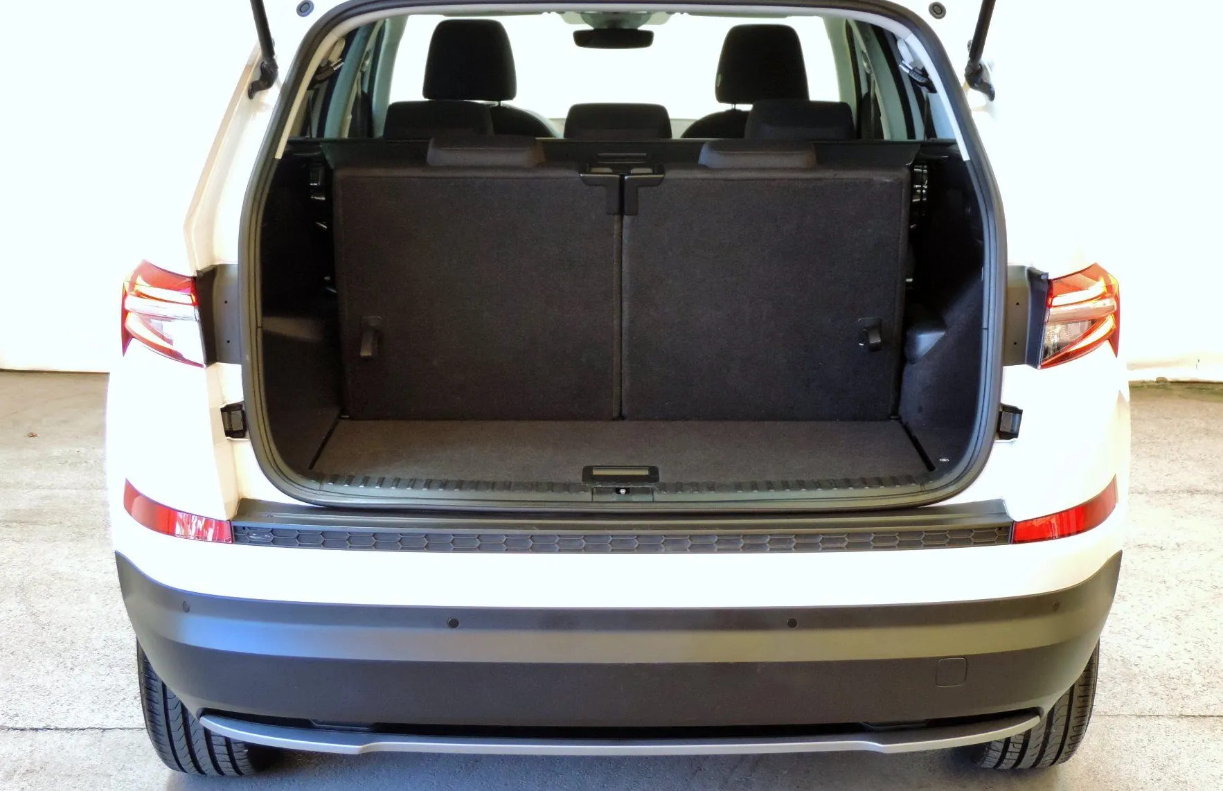 Zunanja slika - Škoda Kodiaq - 2.0 TDI Ambition DSG 7.SEDEŽEV-PANORAMA-ACC-LED - 19