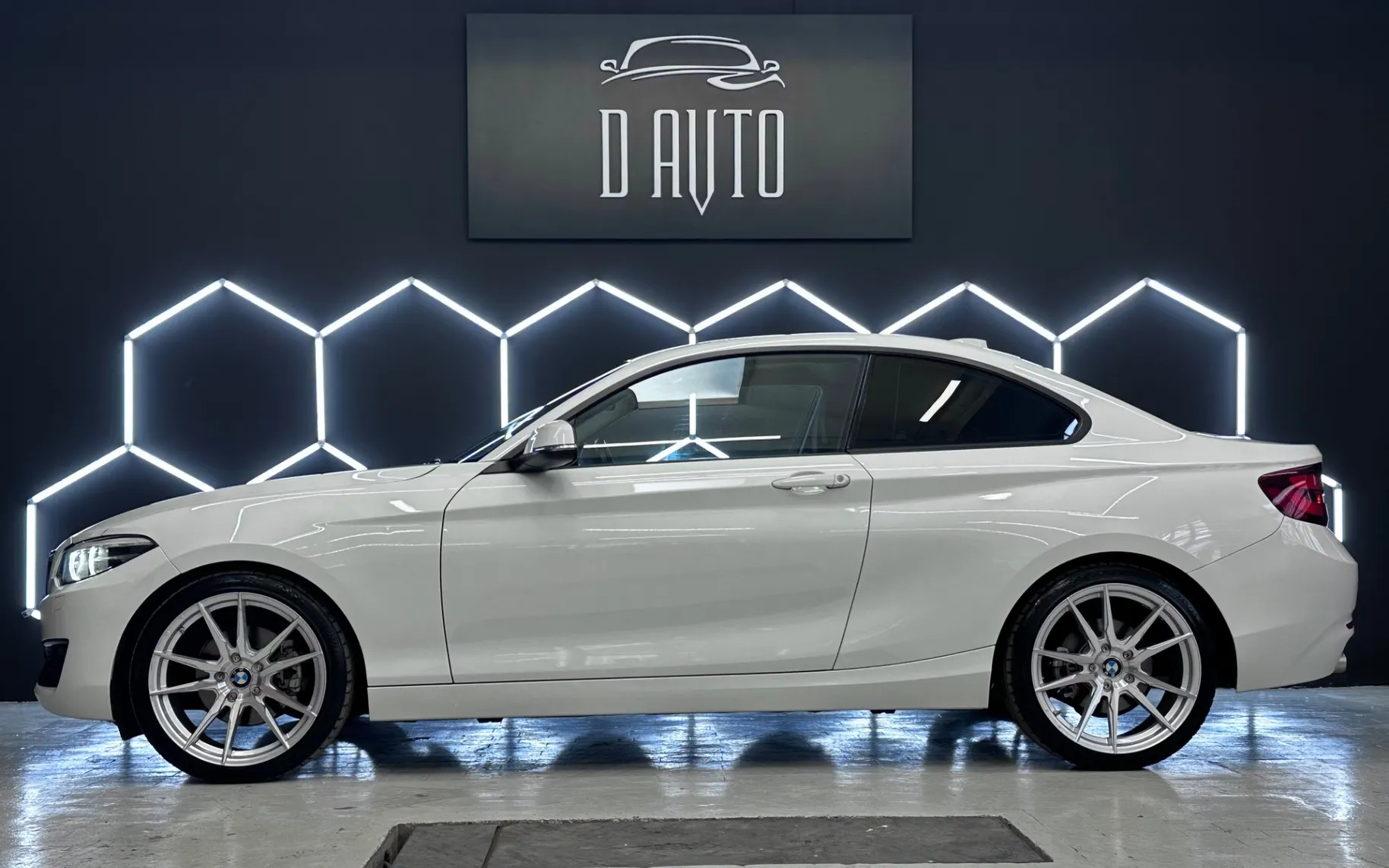 Zunanja slika - BMW serija 2 Coupe: - serija 2  220d Coupe SAMO 68.000km+SLO VOZILO - 4