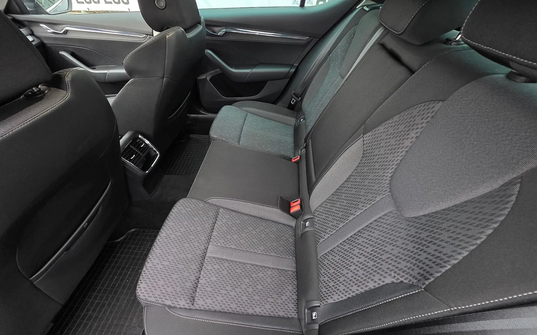 Zunanja slika - Škoda Octavia - 2.0 TDI DSG LED-ALU-VIRTUAL-SLOVENSKA-1.LASTNIK - 14