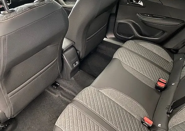 Zunanja slika - Peugeot 2008 - GT HIBRID 145 - 11
