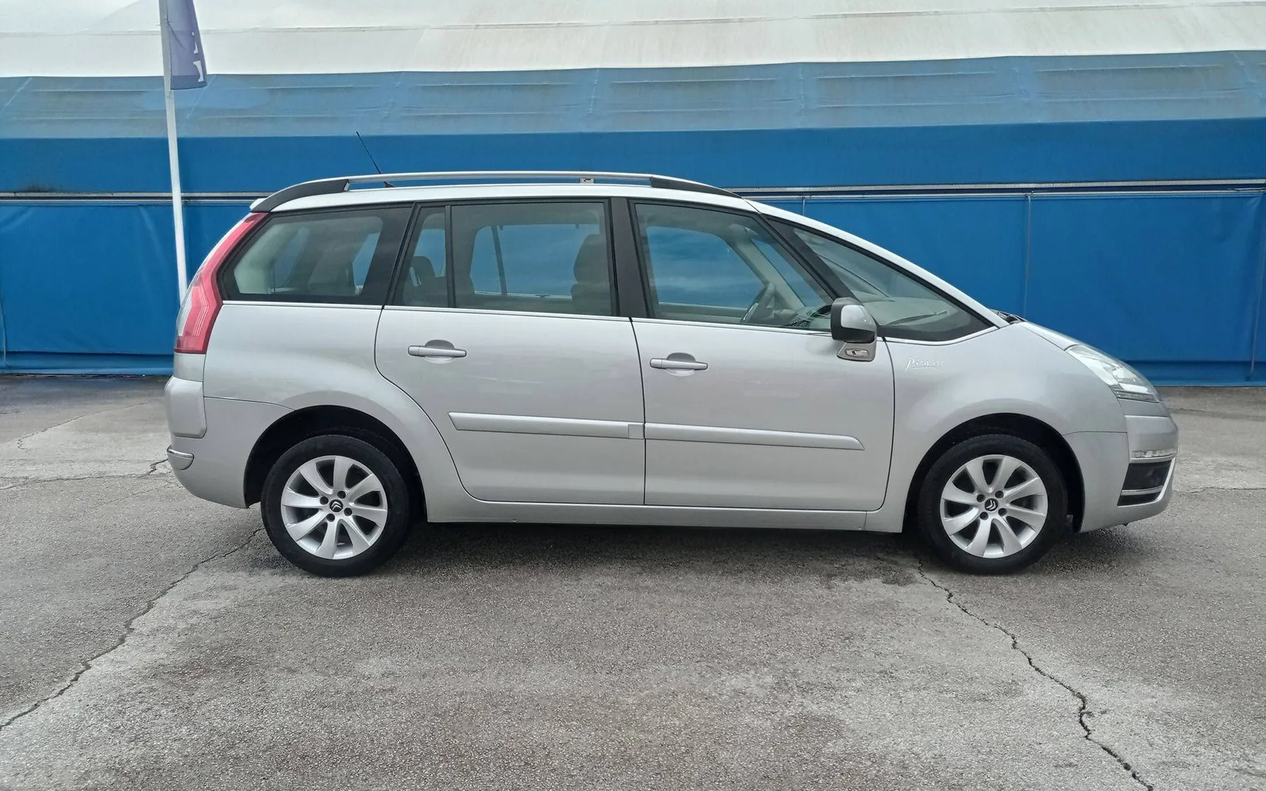 Zunanja slika - Citroën C4 - Picasso 1.6 HDI.OPR.VEL.SERVIS - 10