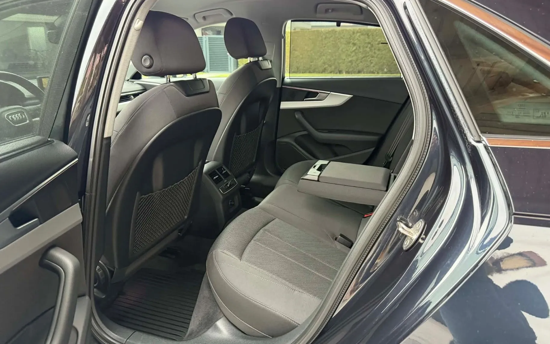 Notranja slika - Audi A4 - 2.0 TDI-S LINE-XENON+LED-LIZING ZA TUJCE-NAVI- - 11