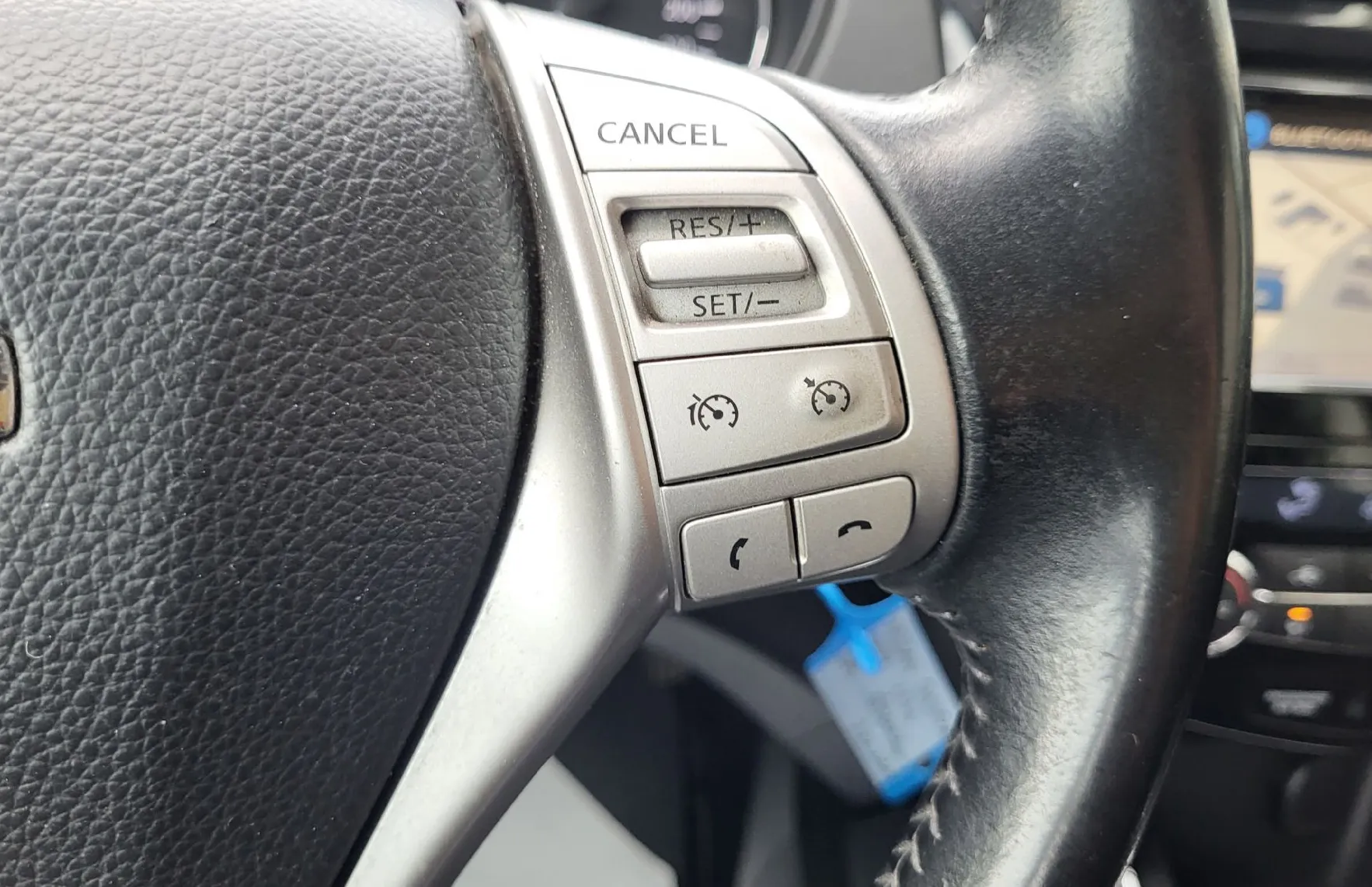Zunanja slika - Nissan Qashqai - 1.5 DCI 360 navi-pdc-kamera-alu-acc-tempom-servis - 11