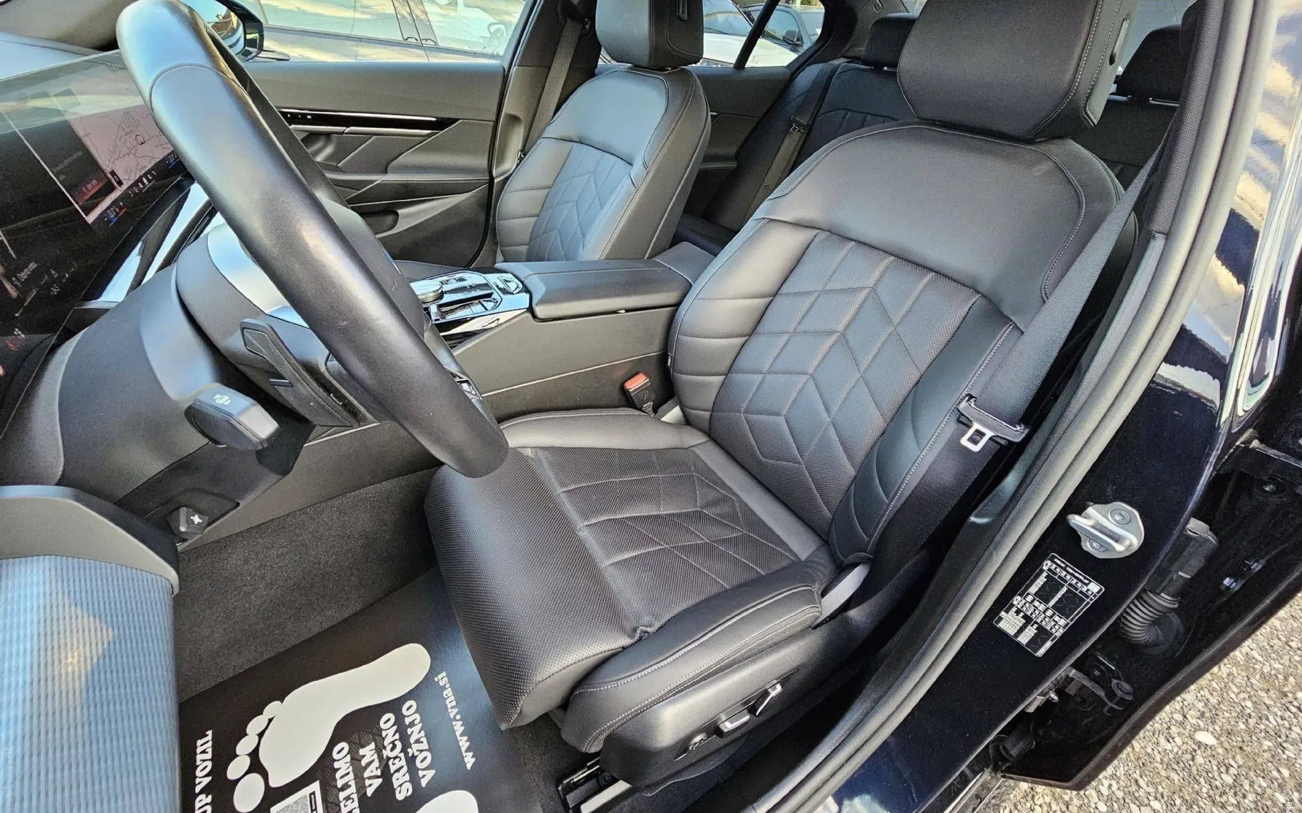 Notranja slika - BMW serija 5: - 520d Avt. |M-OPTIC|VIRTUAL|AMBIENT|EL-SED|ALU19| - 8