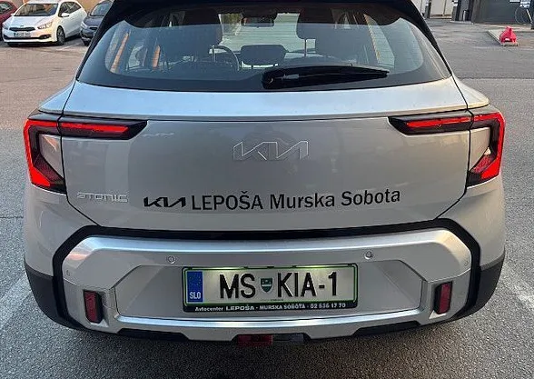 Zunanja slika - KIA Stonic - 1.0 T-GDi 73.6 kW  100 KM  LX Life M T - 4