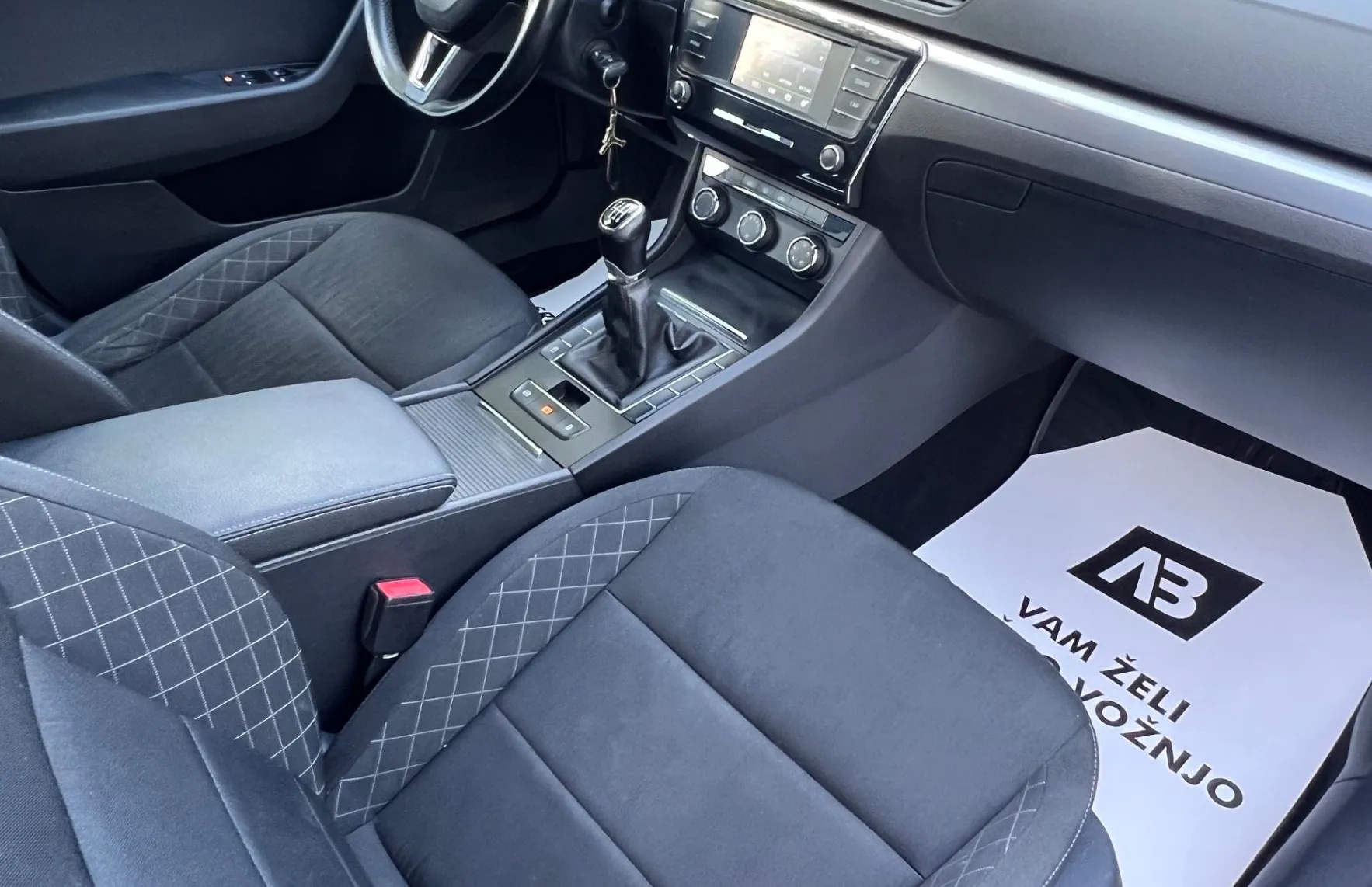 Zunanja slika - Škoda Superb - 2.0 TDI+ALU+TEMP+USB - 16