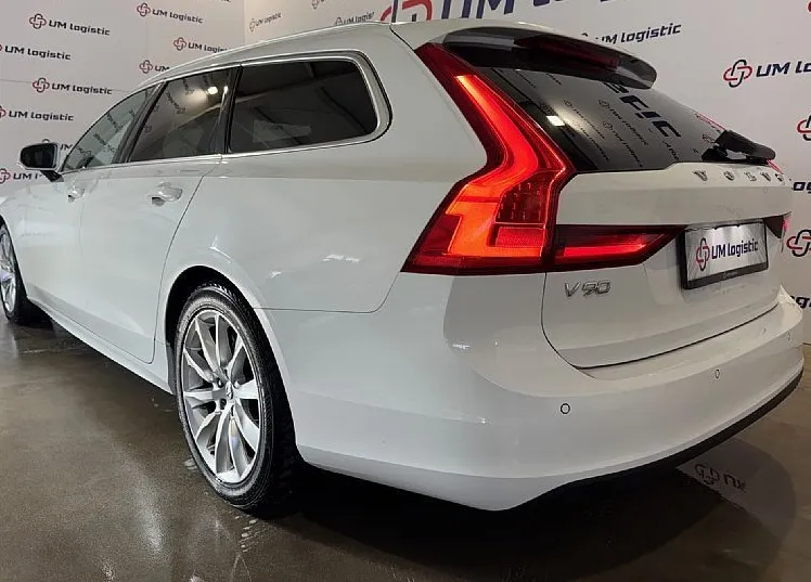 Zunanja slika - Volvo V90 - D3 Momentum-LED-PDC-KLJUKA - NAVI - VRHUNSKI - 4