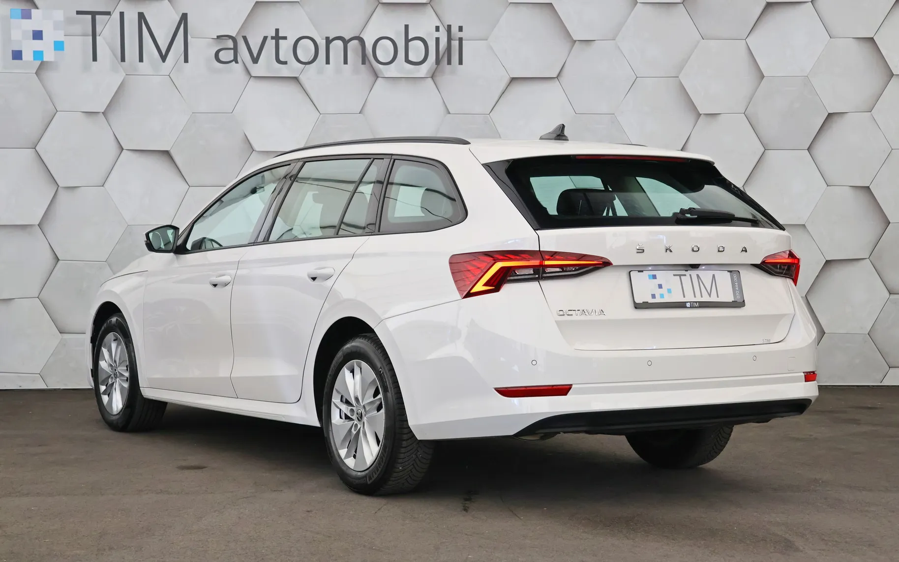 Zunanja slika - Škoda Octavia - 2.0 TDI DSG Ambition 115KM - 4