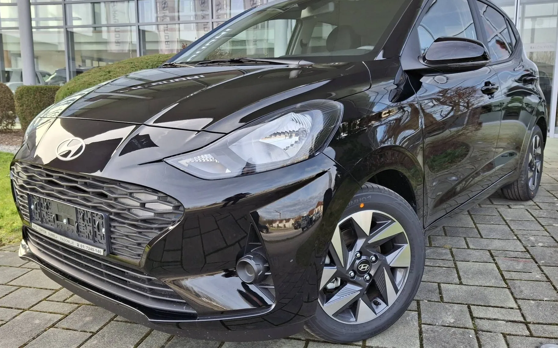 Zunanja slika - Hyundai i10 - 1.2 FL STYLE   AAC. WINTER. naslon. rg... - 1