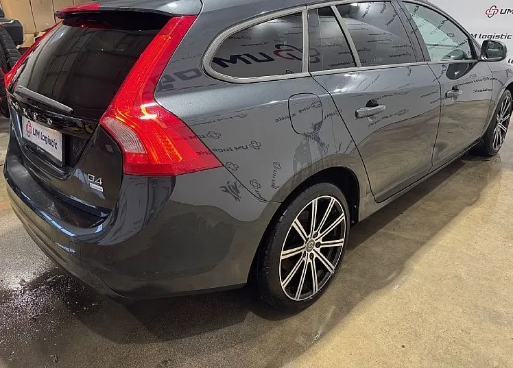 Zunanja slika - Volvo V60 - D3 Momentum-XENON-PDC-NAVI - 6