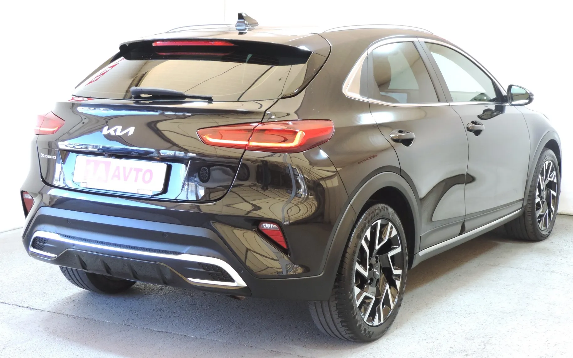 Zunanja slika - KIA XCeed - 1,6 CRDi MHEV LX Joy ISG DCT - 5