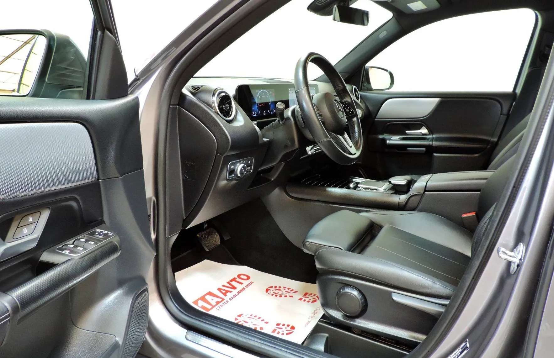 Zunanja slika - Mercedes-Benz GLB-Razred - GLB 200 d  Avt. LED-KAMERA-USNJE - 9