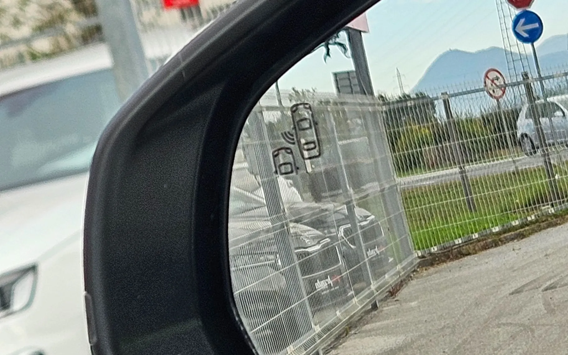 Zunanja slika - Citroën C5 - Hybrid 225 S&S Shine Avt.CERTIFIKAT, MAX OPREMA - 11