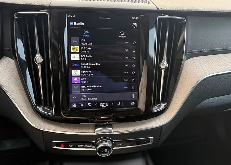Zunanja slika - Volvo XC60 - B4D AWD AUT Inscription LED KAMERA HARMAN KARDON - 17