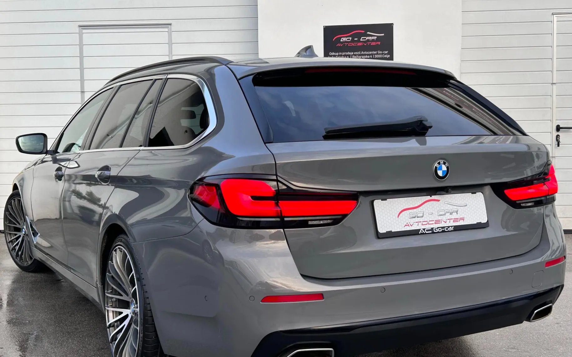 Zunanja slika - BMW Serija 5 - 5 Series Touring 520D AUT. - 3
